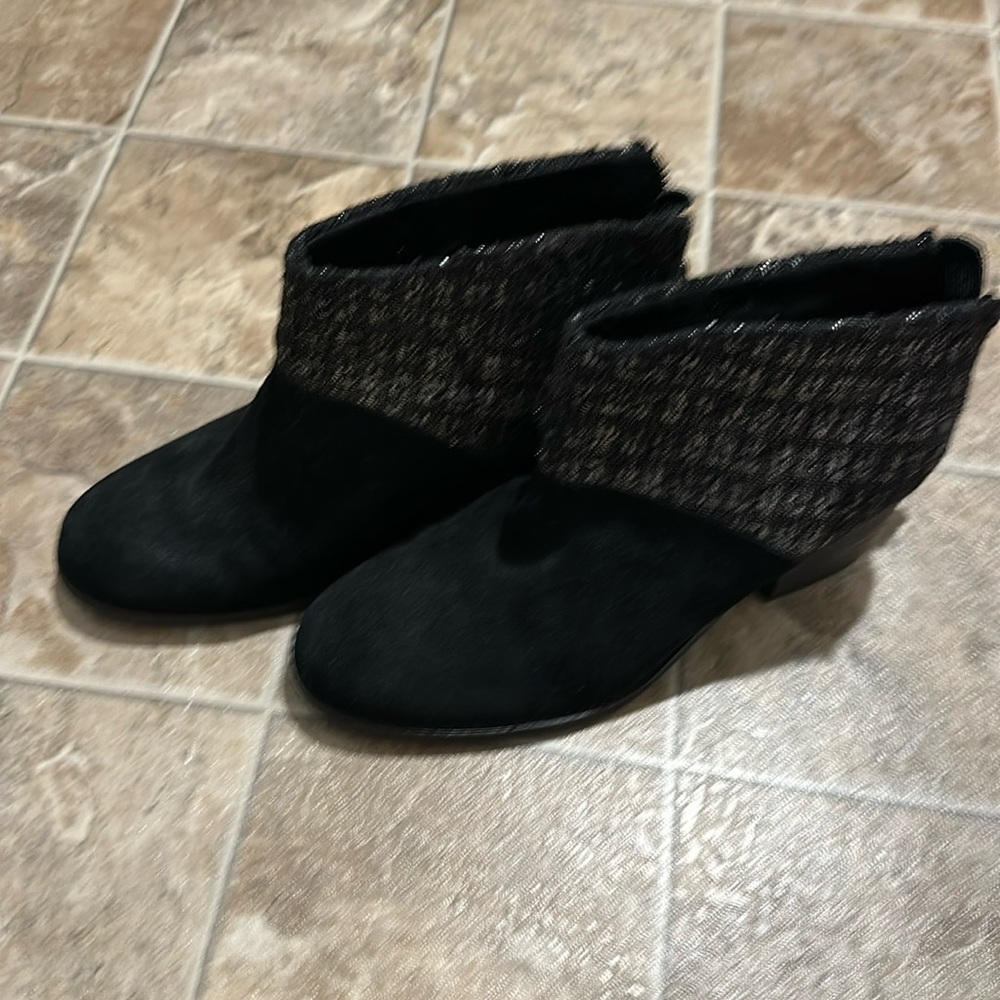 Toms Black Boots